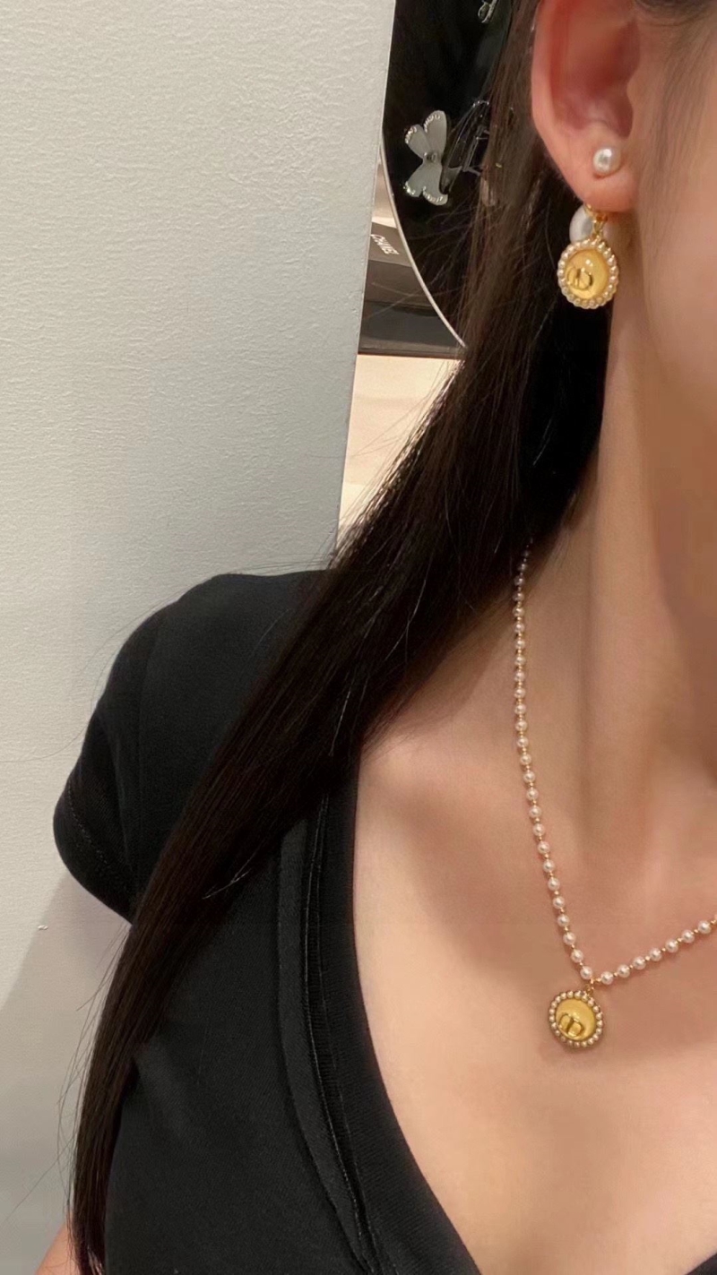 chr1st1an D10r necklaces